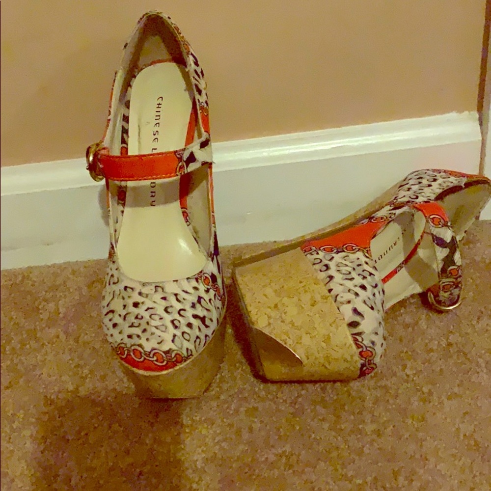 Chinese Laundry Platforms with strap